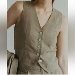 Stylish Green Button-Up Vest